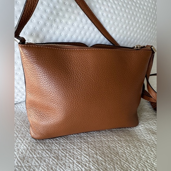 Kate Spade Harlow crossbody, brown pebbled leather, zipper closure, Int pockets - Picture 5 of 13